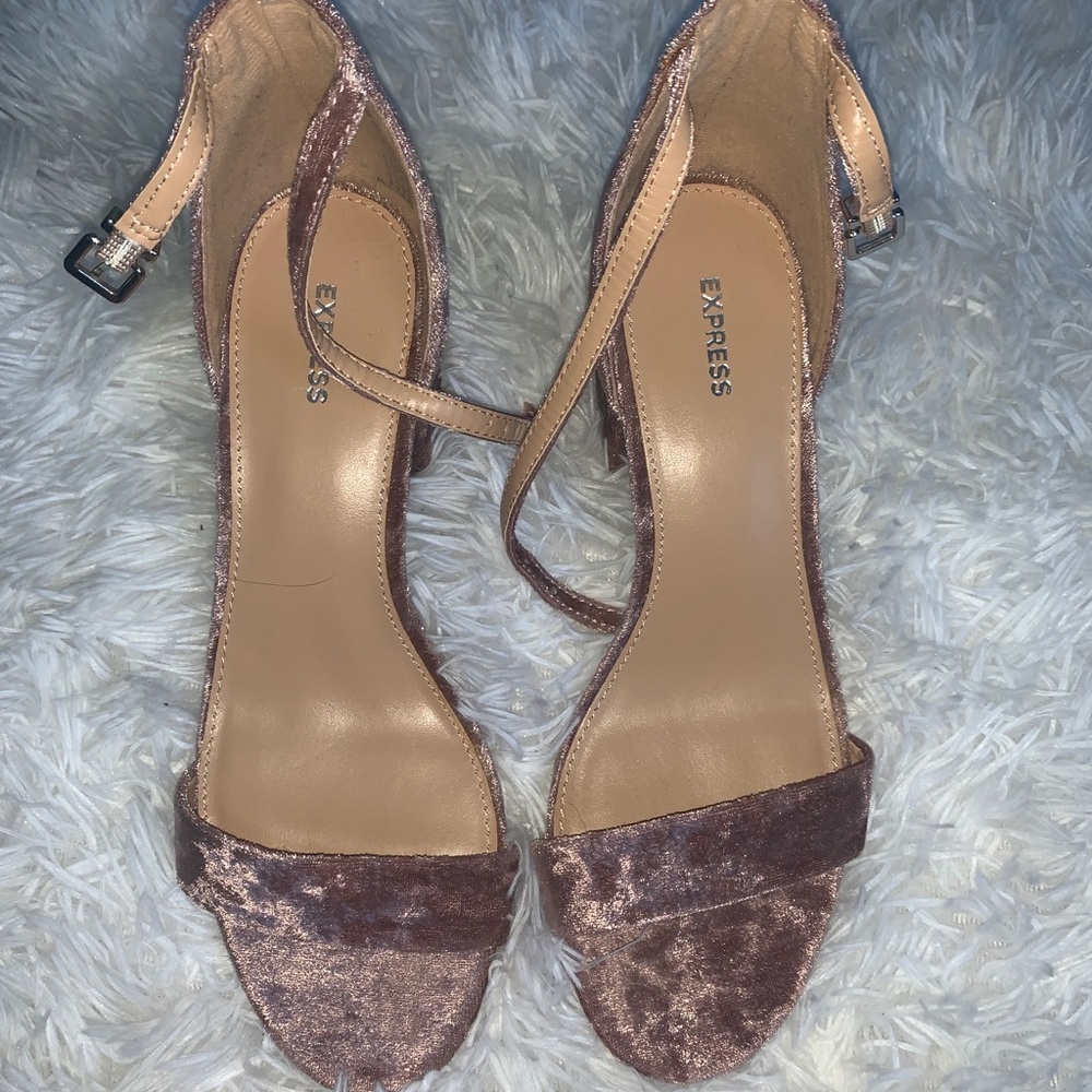 Express light purple velvet low heels size 7!